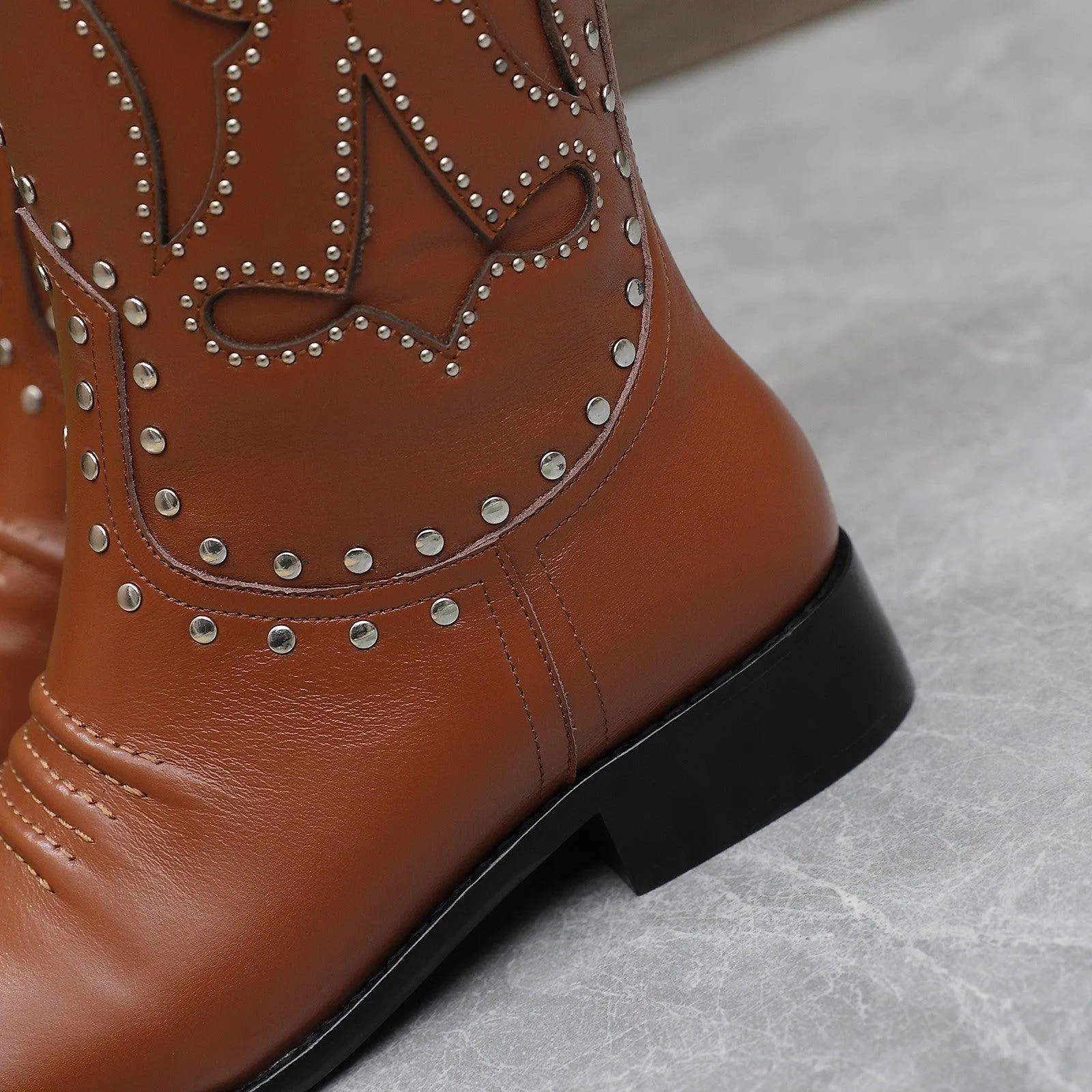 GG WOMEN'S BOOT WITH DOUBLE G AND STUDS BROWN