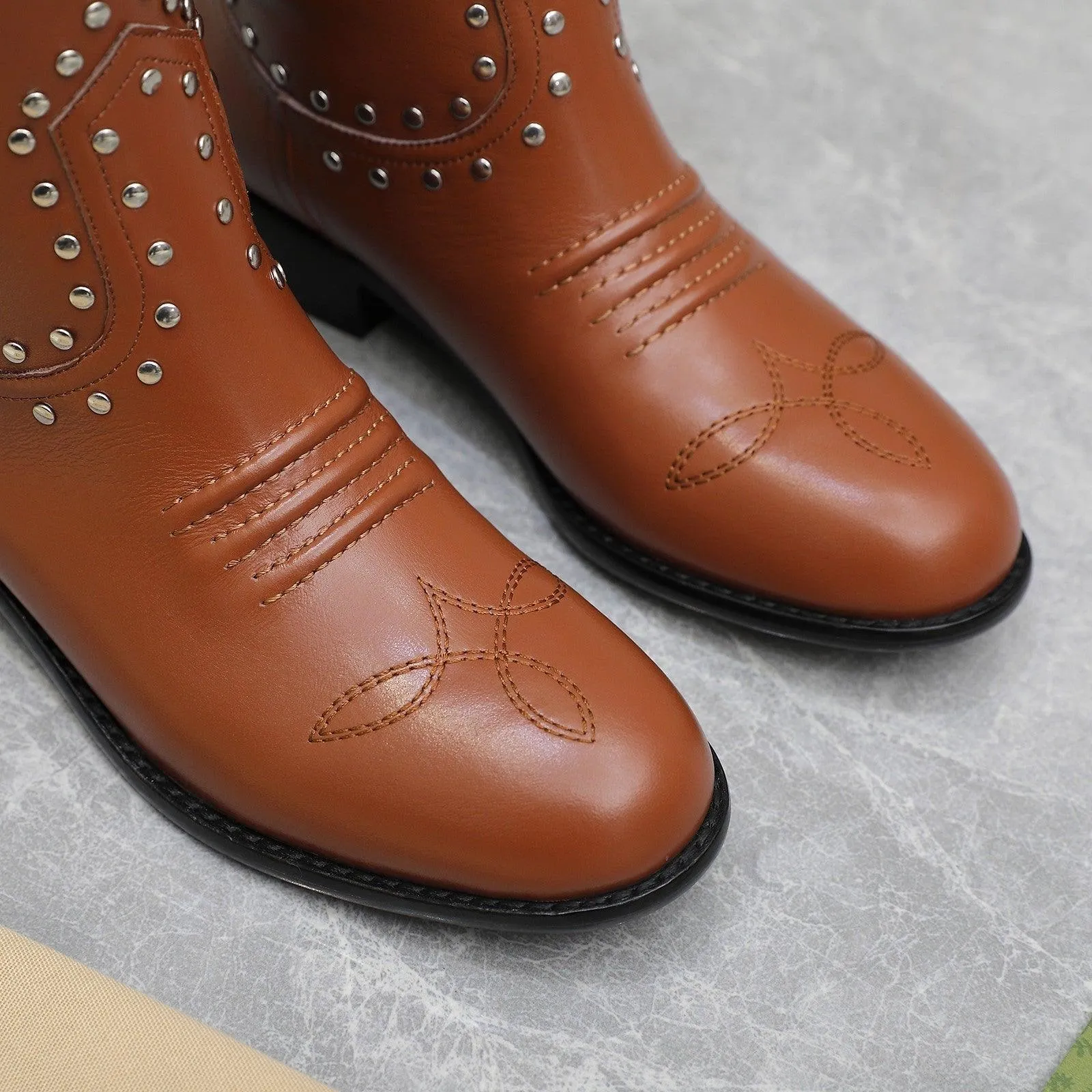 GG WOMEN'S BOOT WITH DOUBLE G AND STUDS BROWN