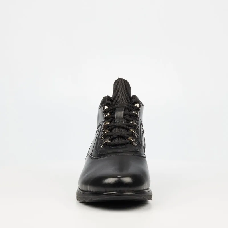 Urbanart Lace-up Sneaker - Black