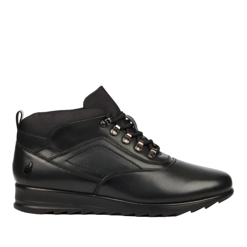 Urbanart Lace-up Sneaker - Black