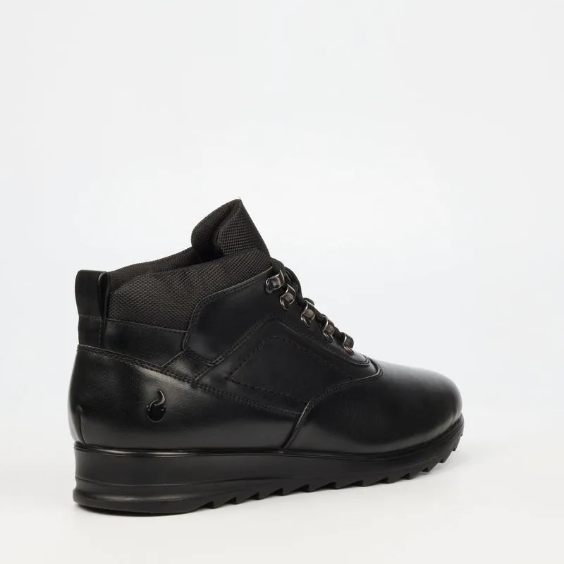 Urbanart Lace-up Sneaker - Black